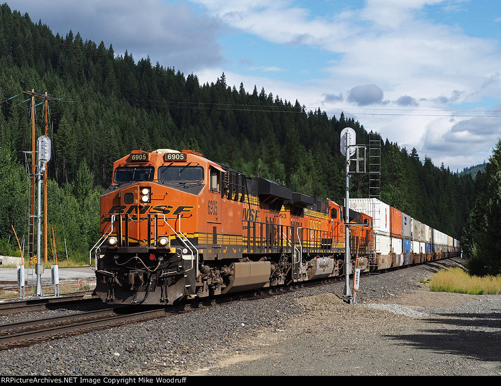 BNSF 6905